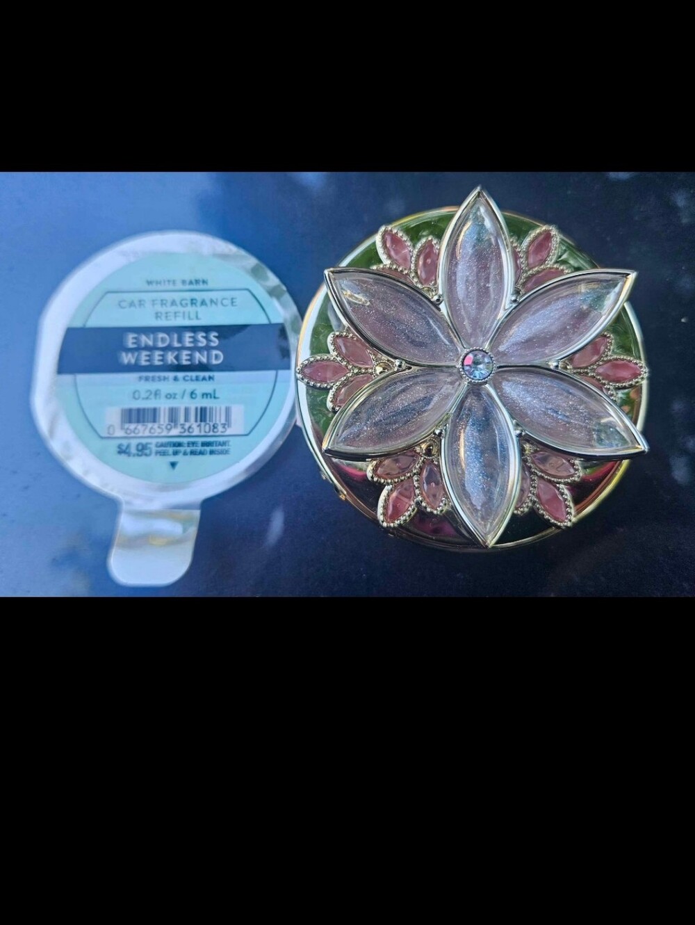 B&BW White Barn Floral Jeweled Car Vent Clip & Fragrance Refill